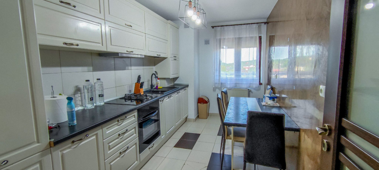 Apartament 2 camere, deomandat, zona Podu de Fier 