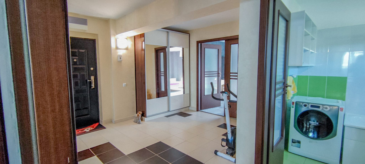 Apartament 2 camere, deomandat, zona Podu de Fier 
