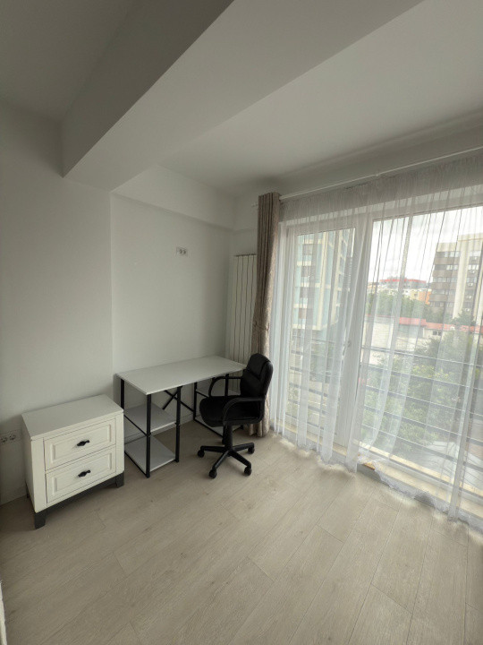 Apartament o Camera Zona Palas-Bloc Nou