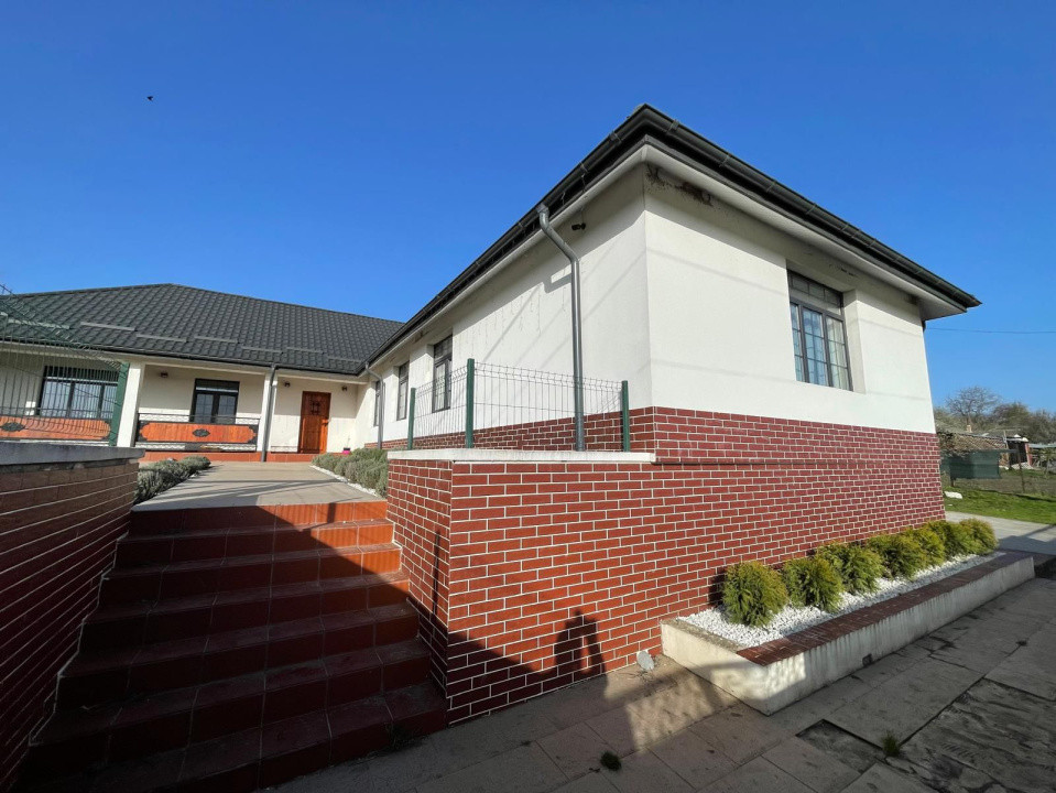Casa 5 camere si teren 1200 mp
