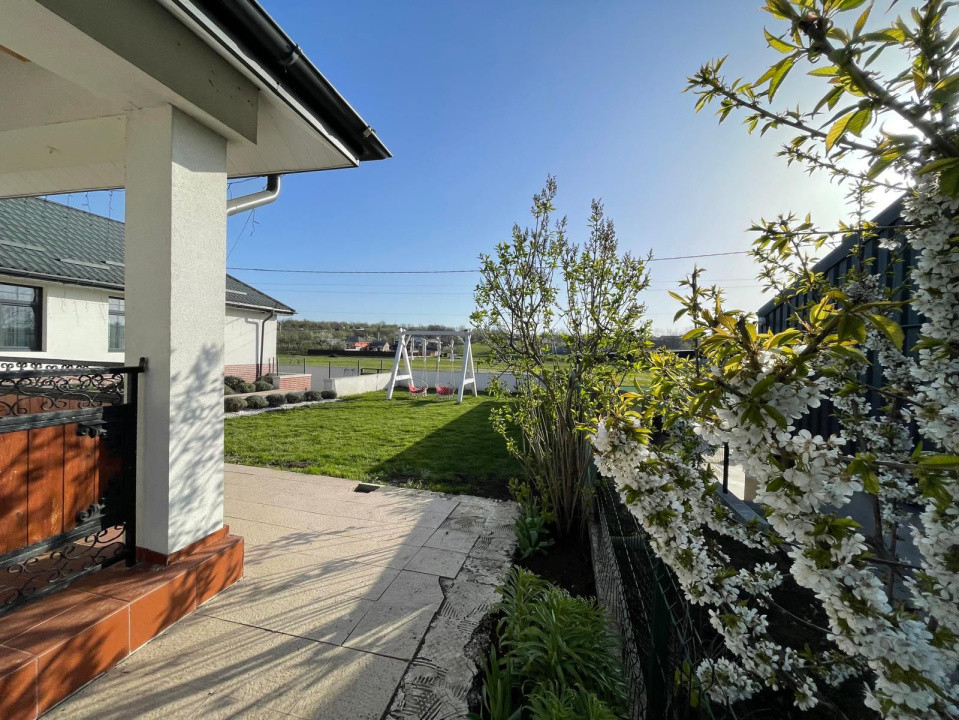 Casa 5 camere si teren 1200 mp