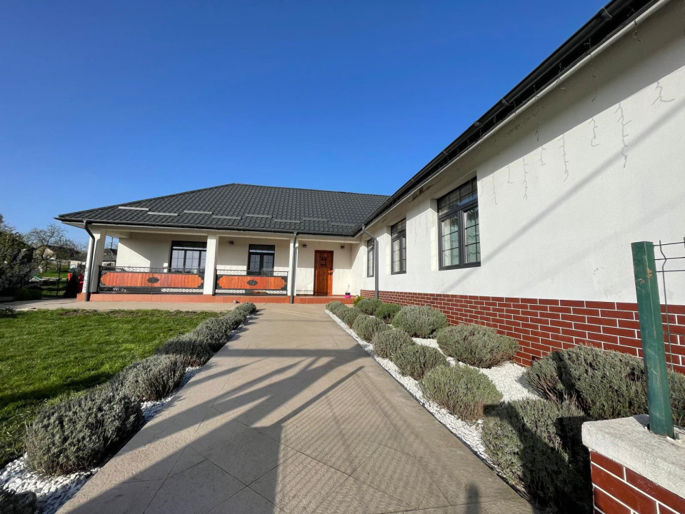 Casa 5 camere si teren 1200 mp