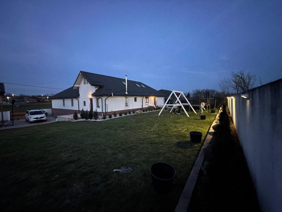 Casa 5 camere si teren 1200 mp