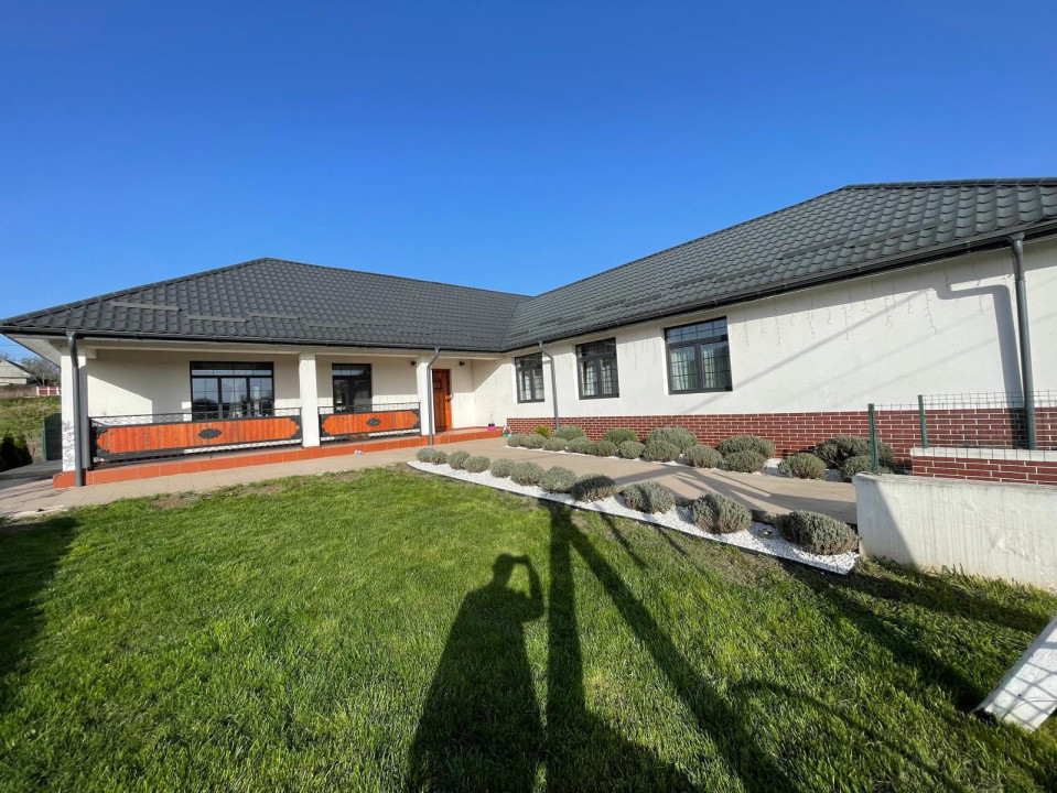 Casa 5 camere si teren 1200 mp