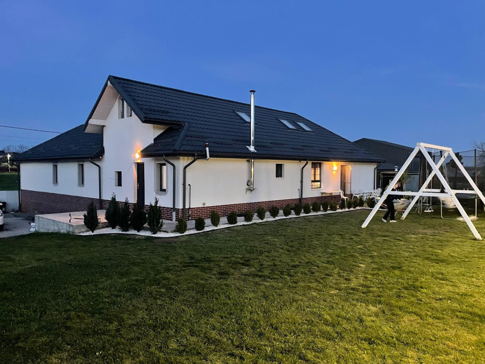 Casa 5 camere si teren 1200 mp