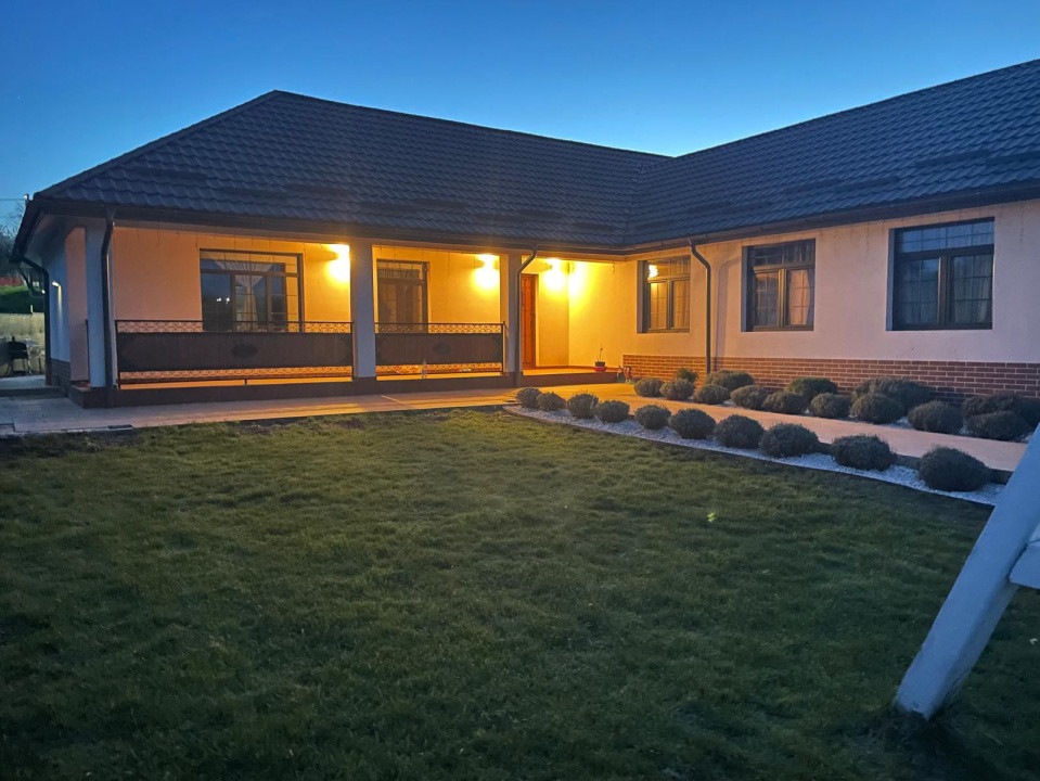 Casa 5 camere si teren 1200 mp