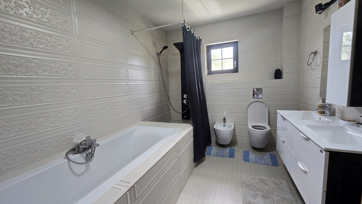 Casa 5 camere si teren 1200 mp