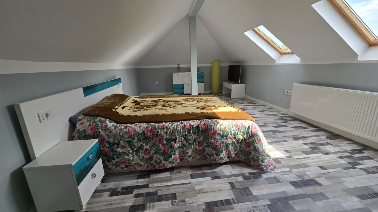 Casa 5 camere si teren 1200 mp