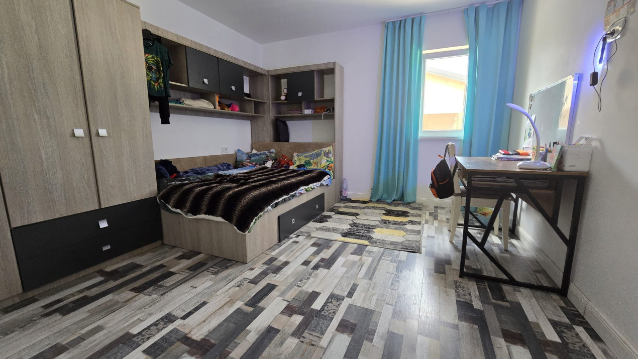 Casa 5 camere si teren 1200 mp