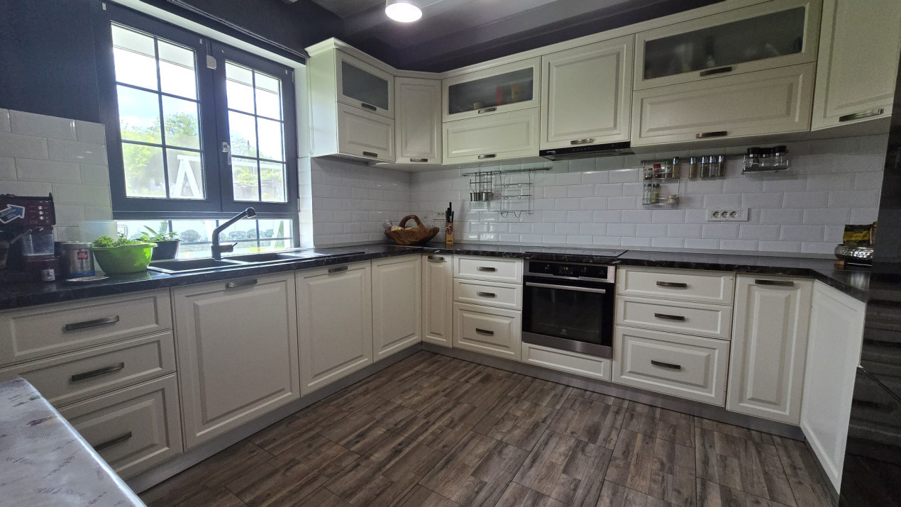 Casa 5 camere si teren 1200 mp