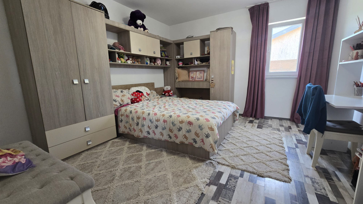 Casa 5 camere si teren 1200 mp