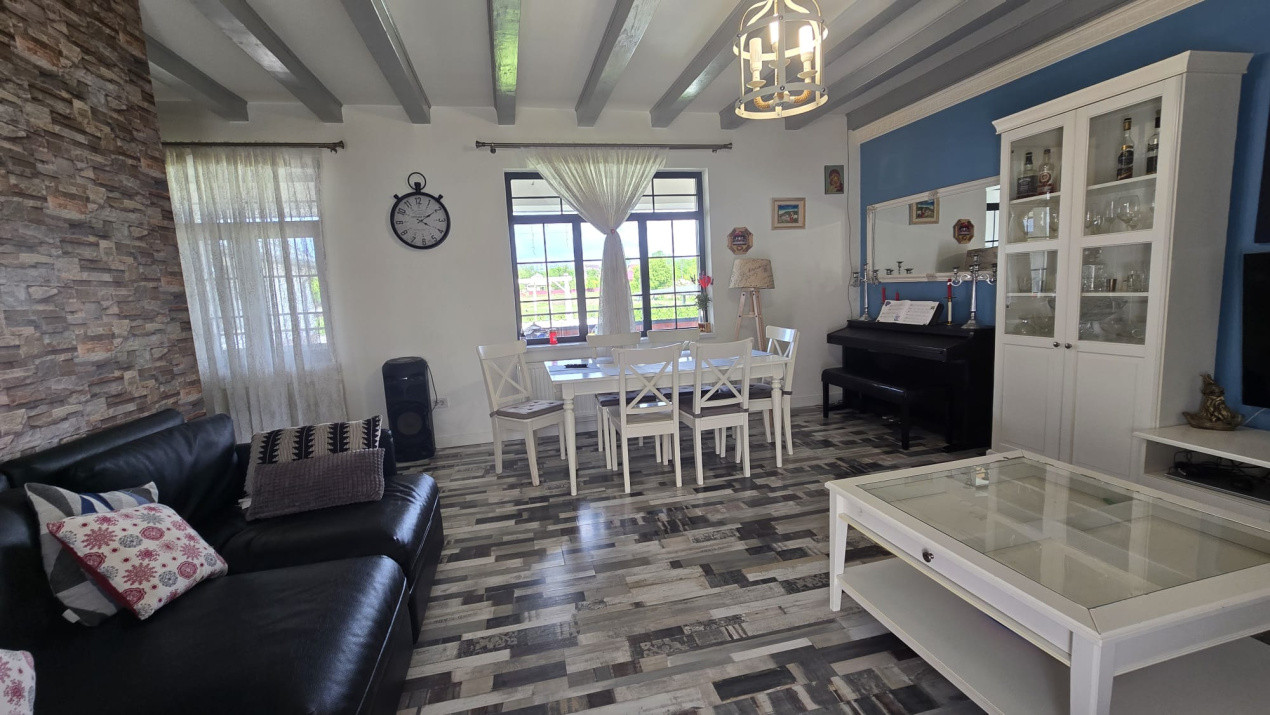 Casa 5 camere si teren 1200 mp