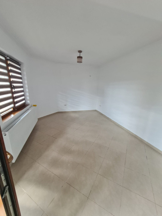 Etaj de vila, spatiu comercial sau de birouri, pentru cabinete, magazine etc 