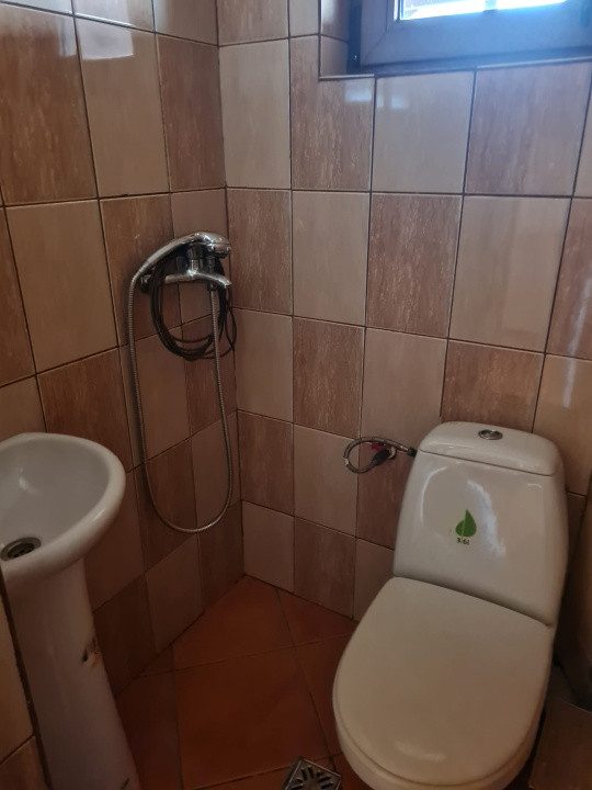 Etaj de vila, spatiu comercial sau de birouri, pentru cabinete, magazine etc 