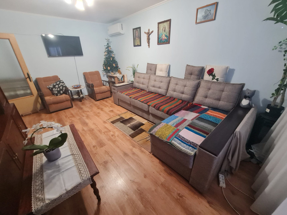 Apartament 4 camere decomandat, et. 1/4,  81 mp. Frumoasa, Diminetii