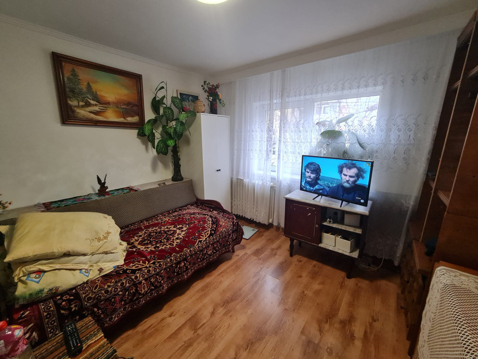 Apartament 4 camere decomandat, et. 1/4,  81 mp. Frumoasa, Diminetii