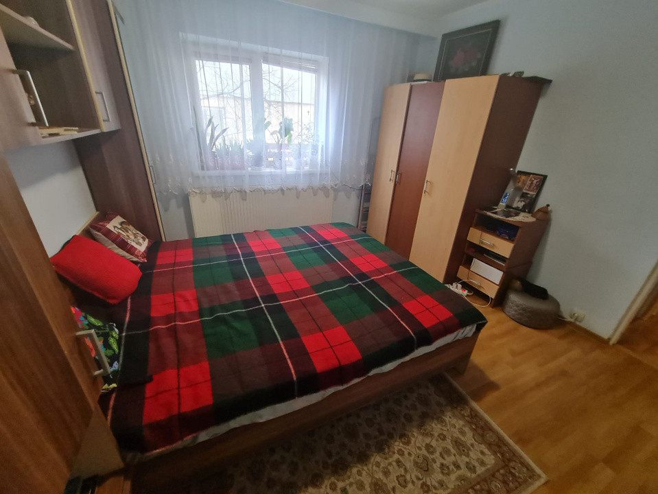 Apartament 4 camere decomandat, et. 1/4,  81 mp. Frumoasa, Diminetii