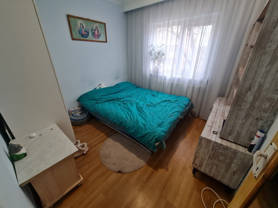 Apartament 4 camere decomandat, et. 1/4,  81 mp. Frumoasa, Diminetii