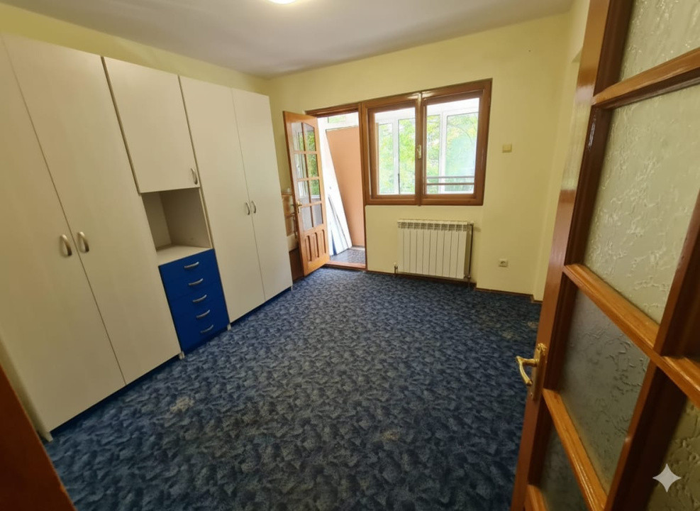 Apartament cu 3 camere in Podu Ros, Rond, et.1