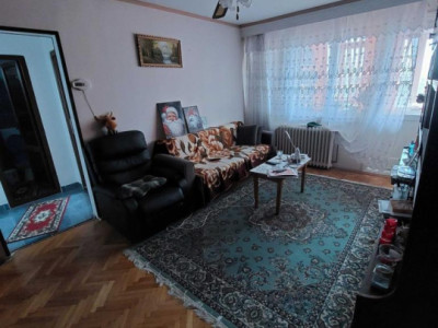 Apartament cu 2 camere semidecomandate, zona Piata Nicolina, Jumbo