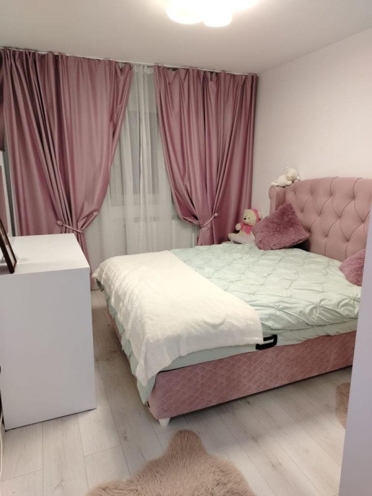 Apartament 2 cam D Podu Ros, fara risc, langa Palas!