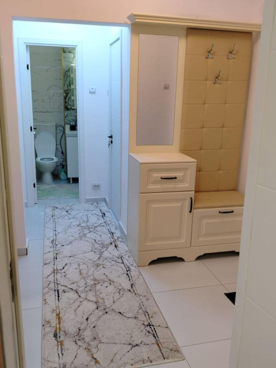 Apartament 2 cam D Podu Ros, fara risc, langa Palas!
