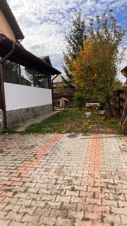 Apartament in vila, pe 2 nivele, cu teren, in Bucium!