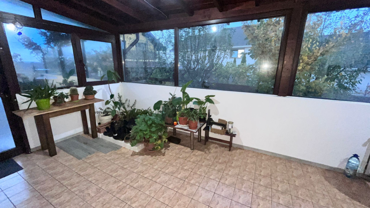 Apartament in vila, pe 2 nivele, cu teren, in Bucium!