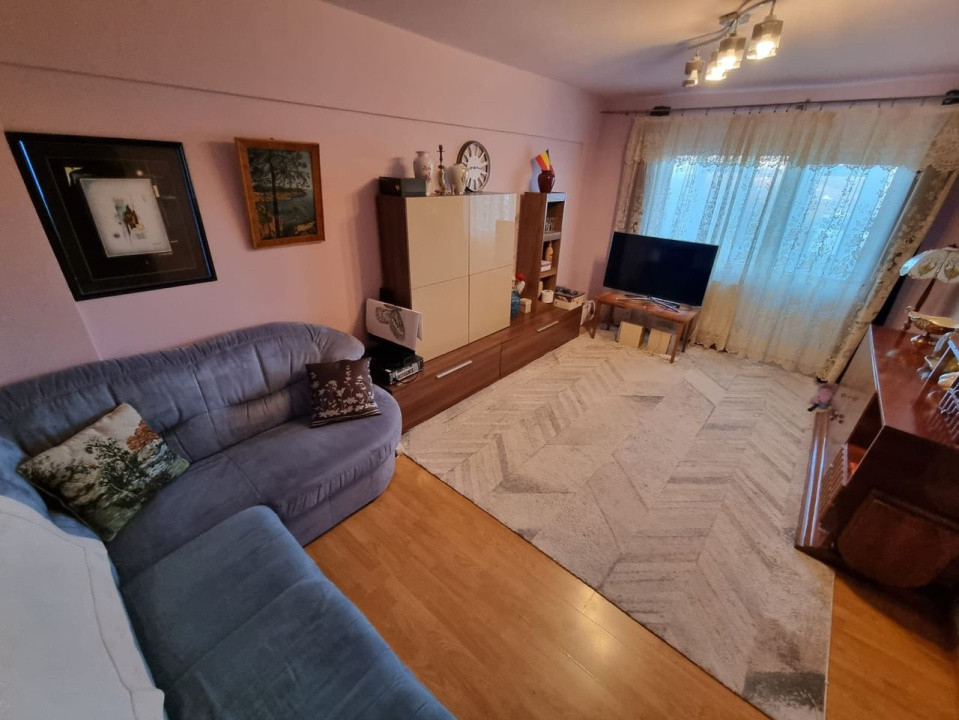 Apartament cu 4 camere, 2 bai, Nicolina zona Selgros