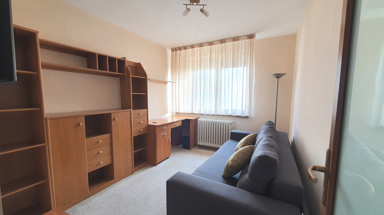 Inchiriez apartament 3 camere decomandat Podul Ros 