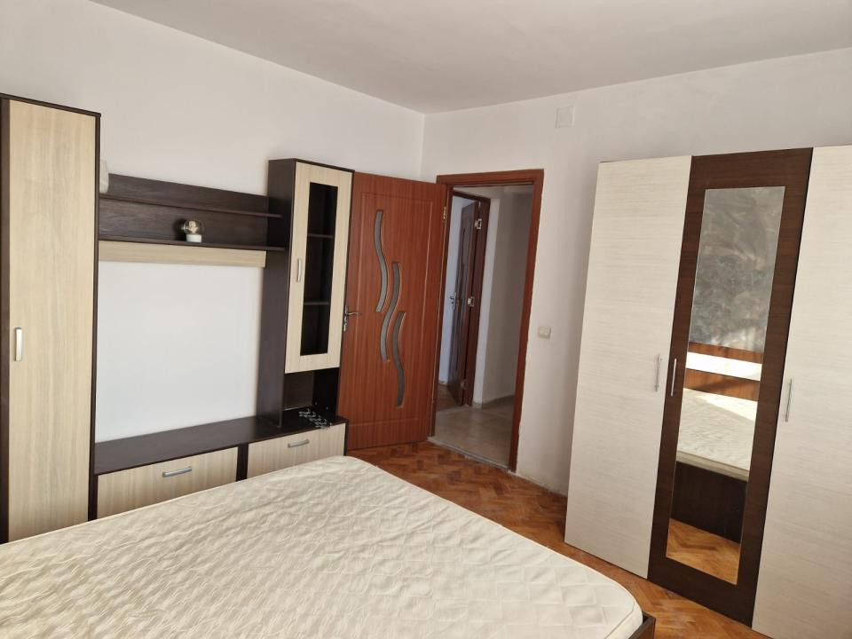Apartament cu 2 camere in apropiere de Palas, semidecomandat, luminos, spatios!
