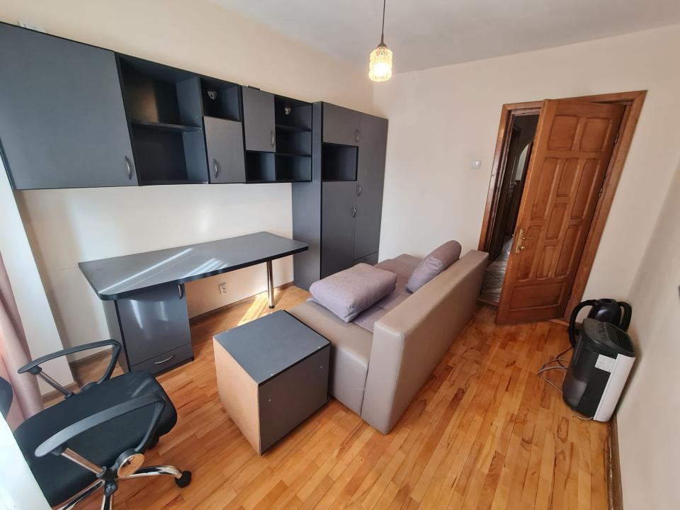 Apartament cu 4 camere si 2 bai, plus 2 balcoane, Esplanada Nicolina!