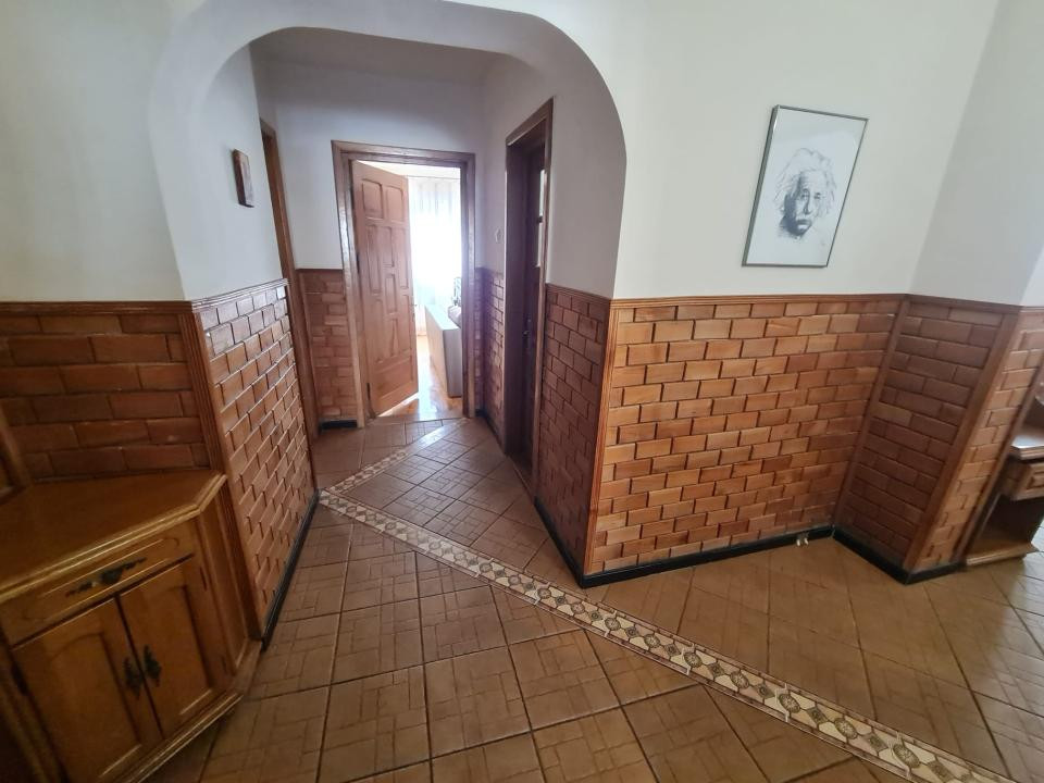 Apartament cu 4 camere si 2 bai, plus 2 balcoane, Esplanada Nicolina!