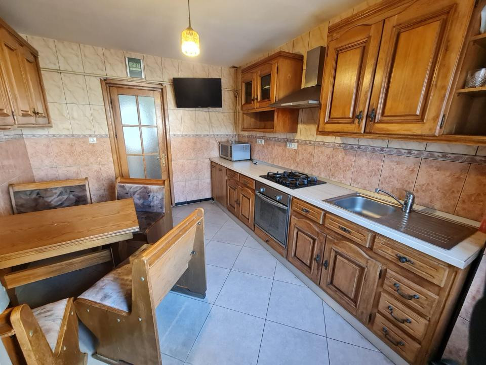 Apartament cu 4 camere si 2 bai, plus 2 balcoane, Esplanada Nicolina!
