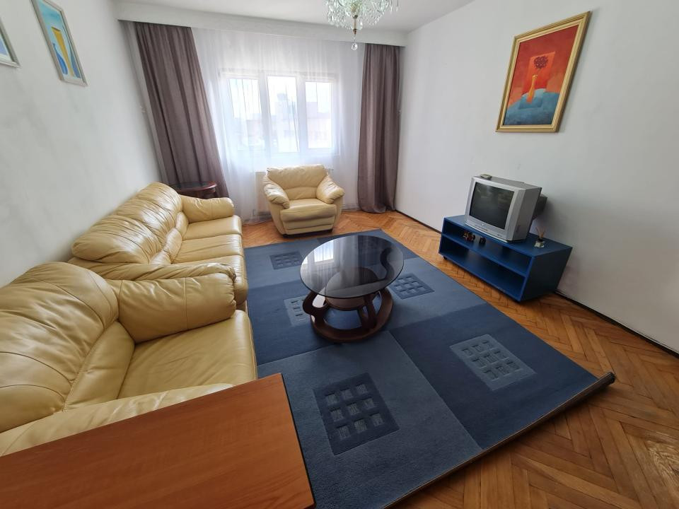 Apartament cu 2 camere decomandate in zona Bisericii Frumoasa!
