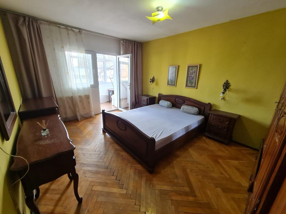 Apartament cu 2 camere decomandate in zona Bisericii Frumoasa!