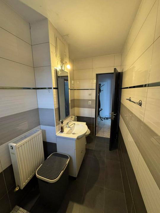 Apartament cu 2 camere decomandate in zona Bisericii Frumoasa!