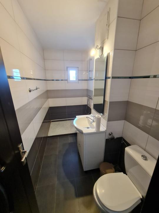 Apartament cu 2 camere decomandate in zona Bisericii Frumoasa!