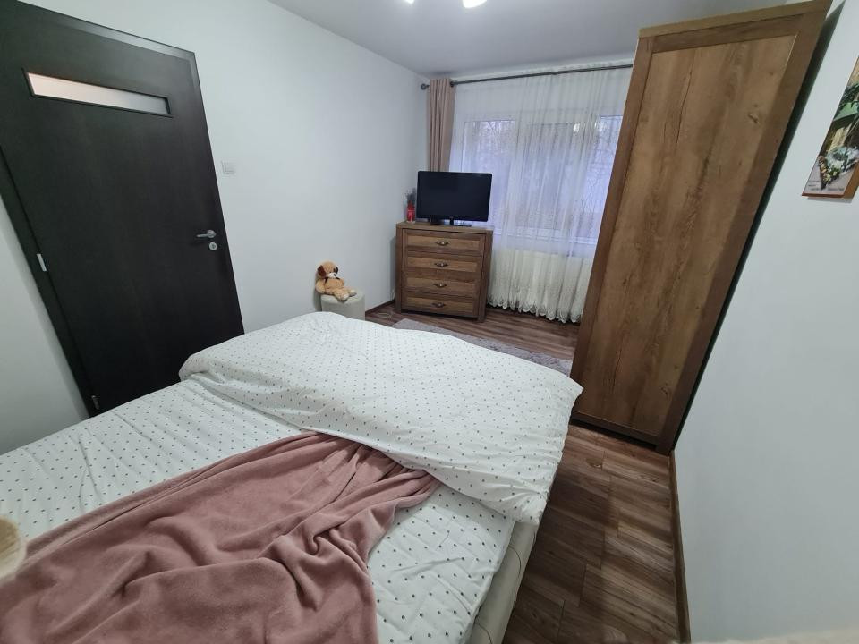 Apartament ultrafinisat cu balcon, la parter, in Pod de Piatra, fara risc!