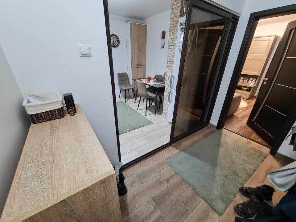 Apartament ultrafinisat cu balcon, la parter, in Pod de Piatra, fara risc!