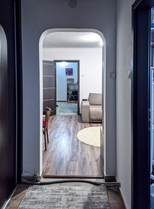 Zero comision!  Ultrafinisat cu balcon, 2 camere, in Pod de Piatra, fara risc!