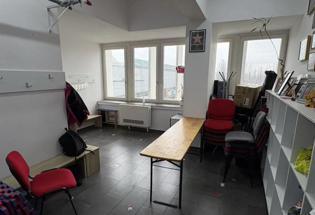 Spatiu de Birou/Comercial 240m2 zona Baza 3