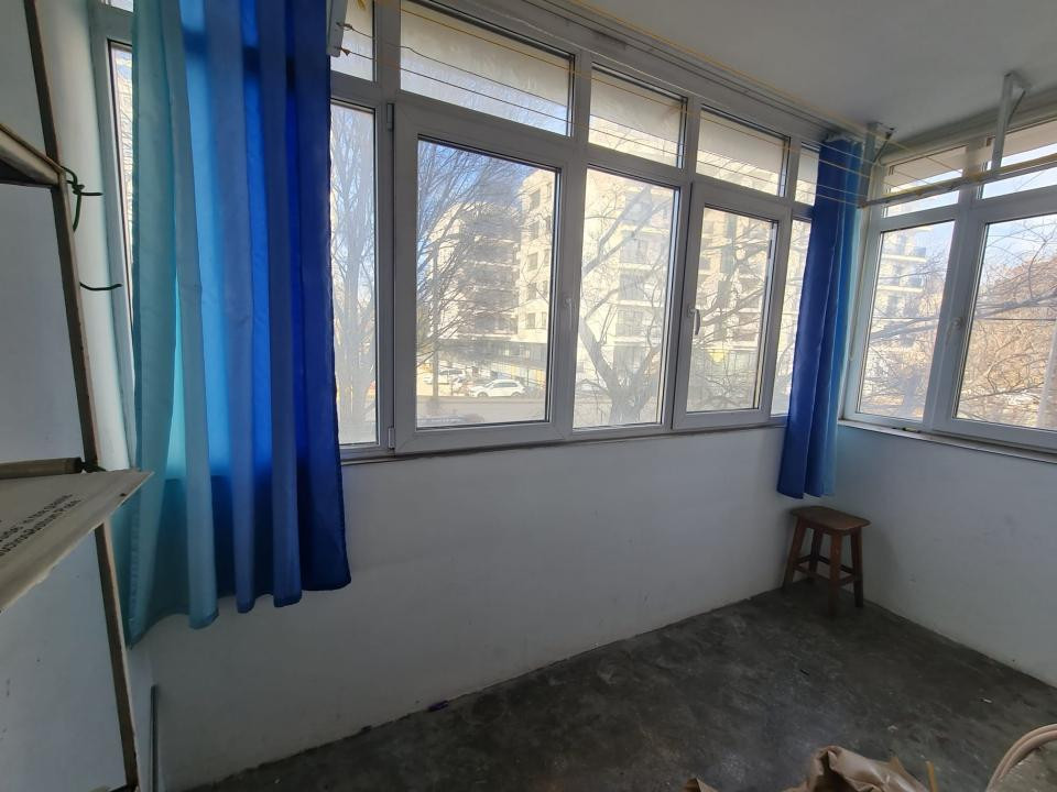 Apartament cu 2 camere langa Palas, et.1, circular!