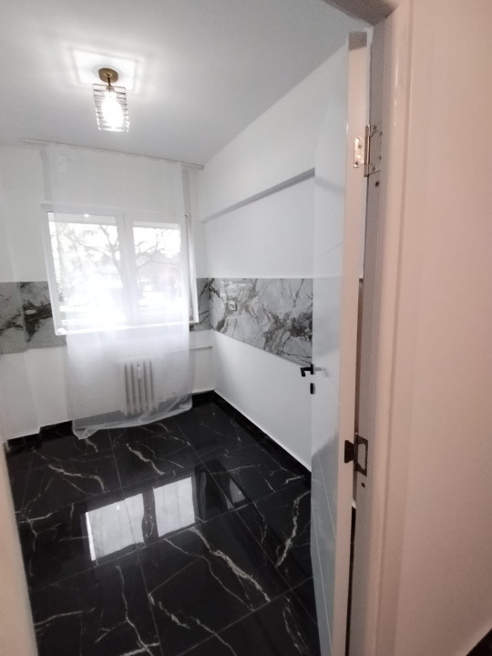 Apartament cu 2 camere langa Palas, et.1, circular! Comision zero!