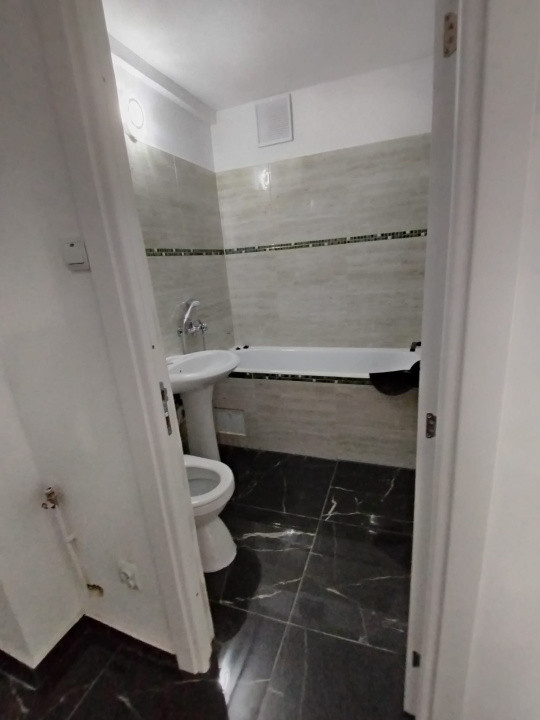 Apartament cu 2 camere langa Palas, et.1, circular! Comision zero!