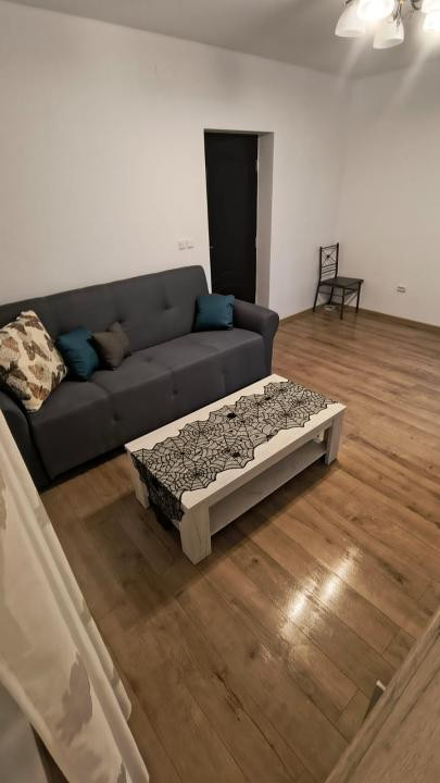 Apartament cu 2 camere semidecomandate, etaj 2, renovat, in Tatarasi!