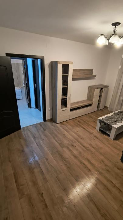 Apartament cu 2 camere semidecomandate, etaj 2, renovat, in Tatarasi!
