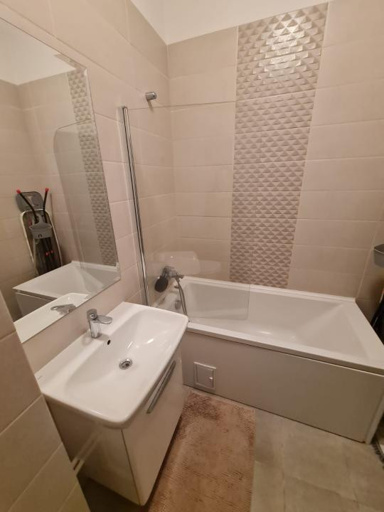 Apartament cu 1 camera plus bucatarie separata, balcon deschis!