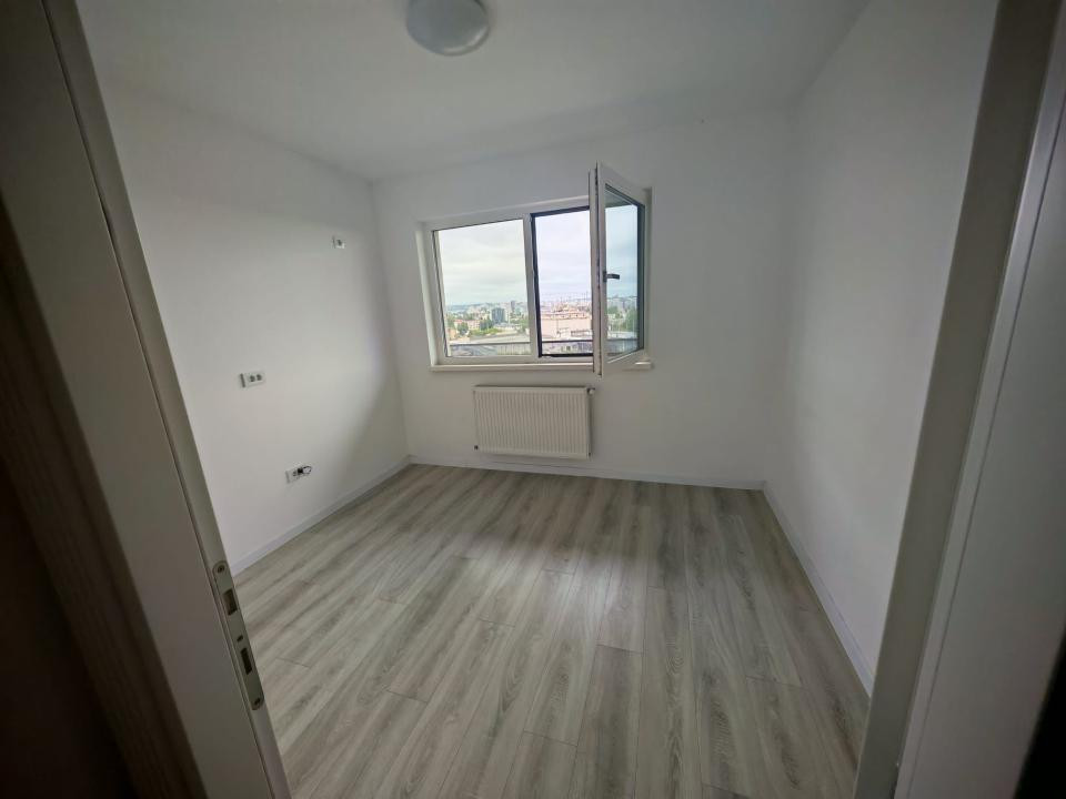Comision 0!  Apartament nemobilat, camera si bucatarie, la Poitiers Towers!