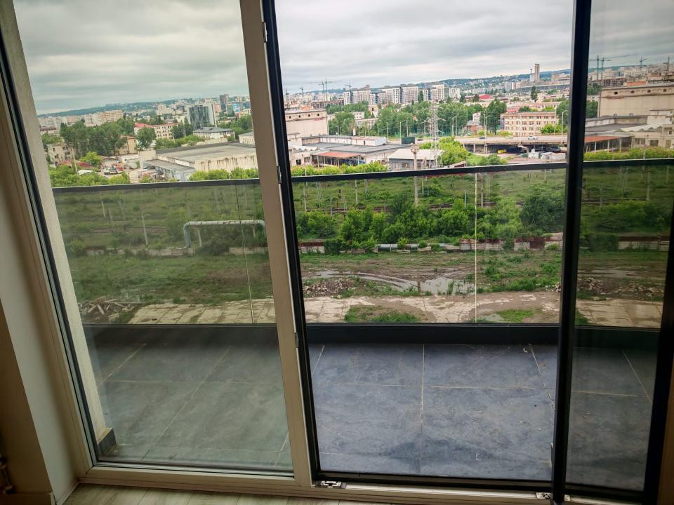 Comision 0!  Apartament nemobilat, camera si bucatarie, la Poitiers Towers!